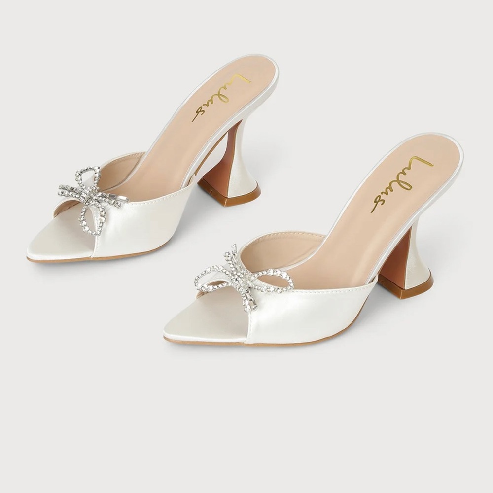 NWT LULUS heels